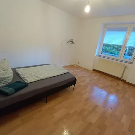 Beautiful With 3 Separate Bedrooms * Zeitz