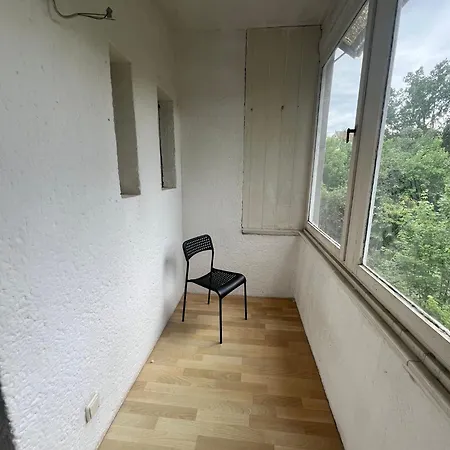Beautiful With 3 Separate Bedrooms Apartment *