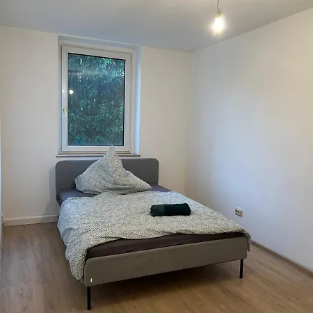 Beautiful With 3 Separate Bedrooms * Zeitz